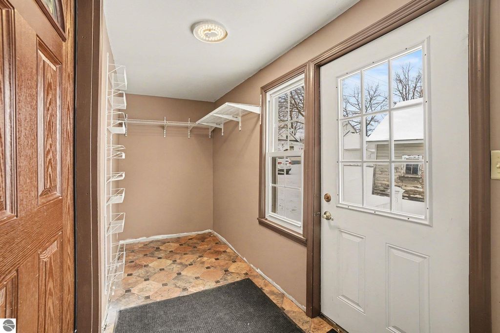 Image 4 of property listing at 105 N 4th Street, Shepherd, MI 48883