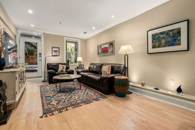 290 Columbus Ave 1, Boston, MA 02116