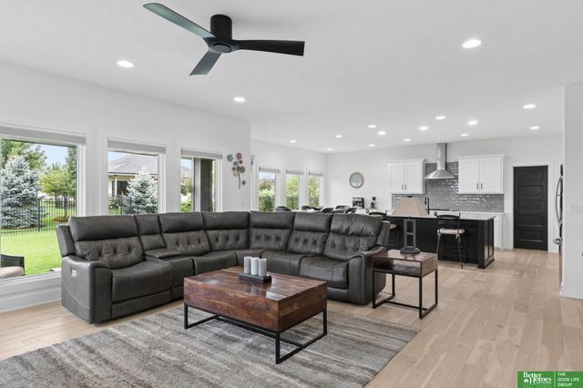 20817 Hartman Avenue, Elkhorn, NE 68022