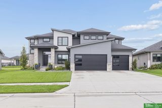 20817 Hartman Avenue, Elkhorn, NE 68022