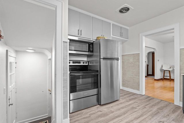 625 S 27th STREET, Manitowoc, WI 54220