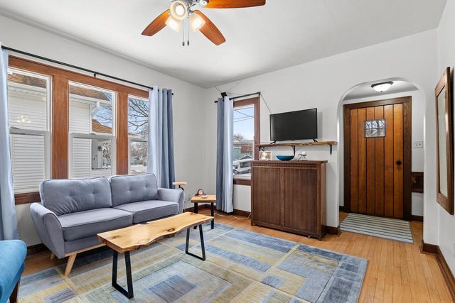 625 S 27th STREET, Manitowoc, WI 54220