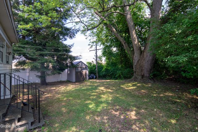 4 Frost Place, Albany, NY 12205