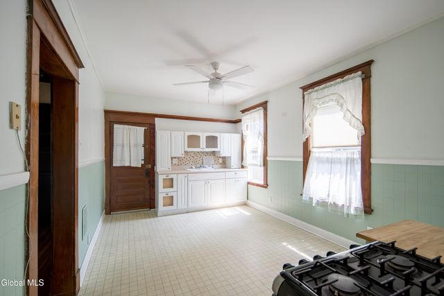 4 Frost Place, Albany, NY 12205