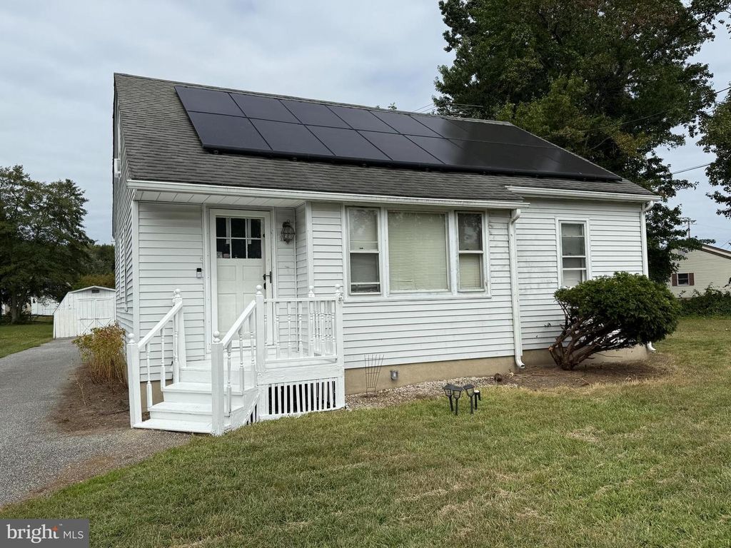 18 CEDAR ST, Pennsville, NJ 08070
