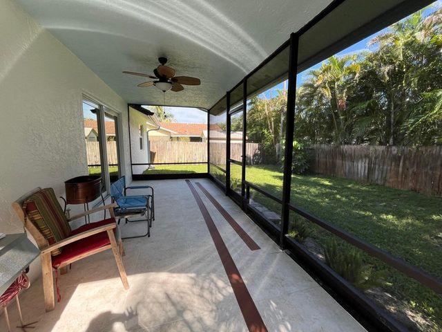 8014 SE Carlton Street, Hobe Sound, FL 33455