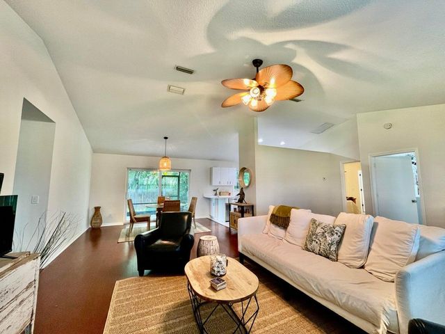 8014 SE Carlton Street, Hobe Sound, FL 33455