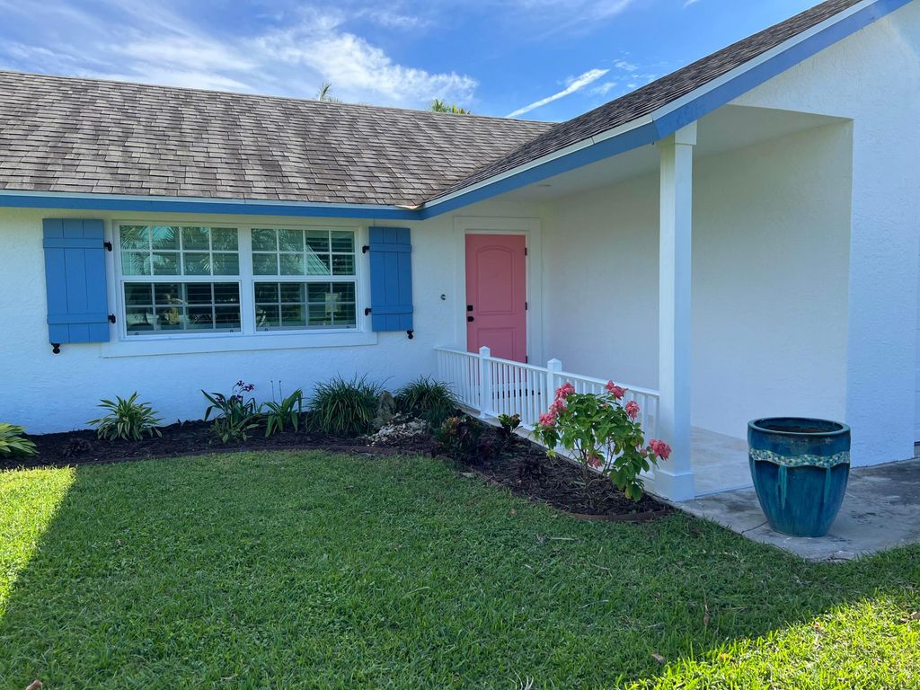 8014 SE Carlton Street, Hobe Sound, FL 33455