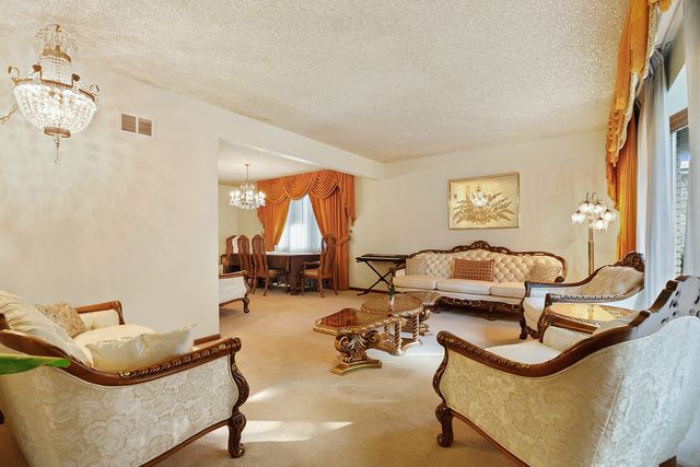 4308 W 91st Place, Oak Lawn, IL 60453