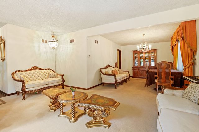 4308 W 91st Place, Oak Lawn, IL 60453