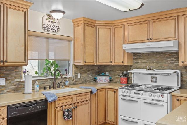 21564 Pine Tree Road, Caliente, CA 93518