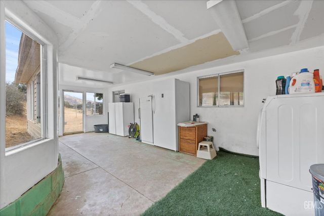 21564 Pine Tree Road, Caliente, CA 93518