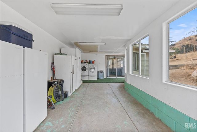 21564 Pine Tree Road, Caliente, CA 93518