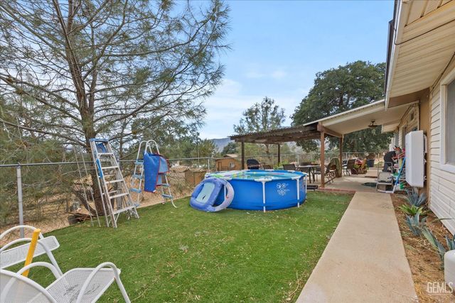 21564 Pine Tree Road, Caliente, CA 93518