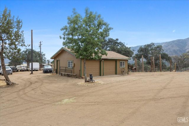 21564 Pine Tree Road, Caliente, CA 93518