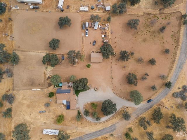 21564 Pine Tree Road, Caliente, CA 93518