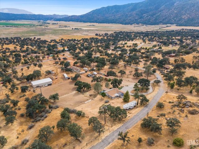 21564 Pine Tree Road, Caliente, CA 93518