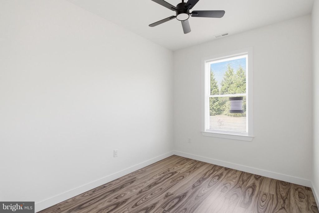 Image 14 of property listing at 2269 JENKINS CREEK RD, Cambridge, MD 21613