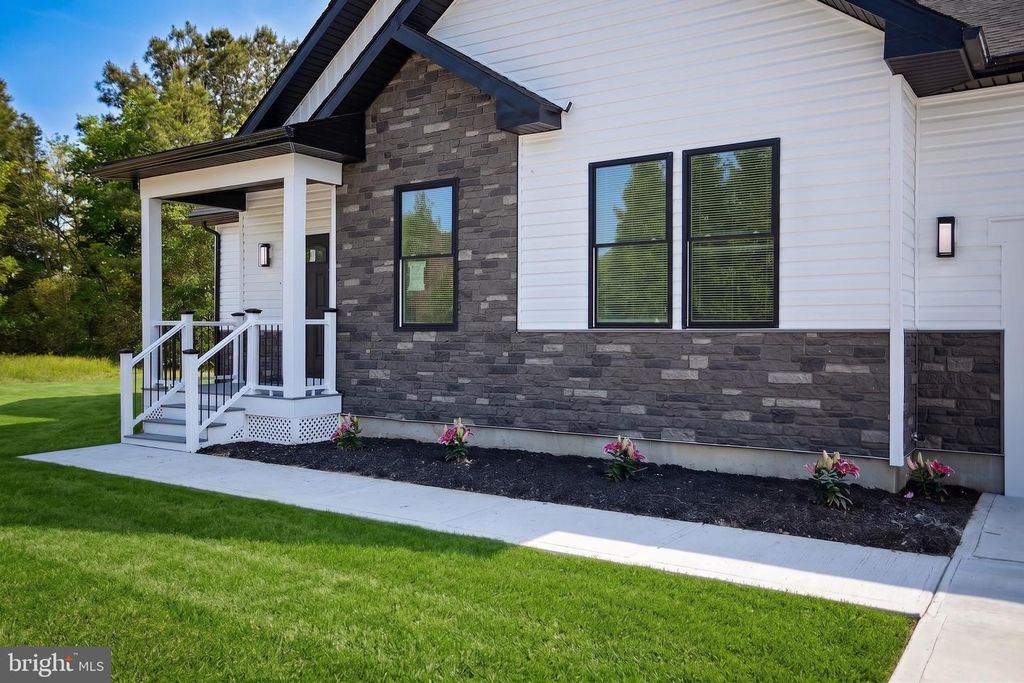 Image 2 of property listing at 2269 JENKINS CREEK RD, Cambridge, MD 21613