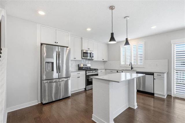 3727 SW Clayton Place, Lee's Summit, MO 64082
