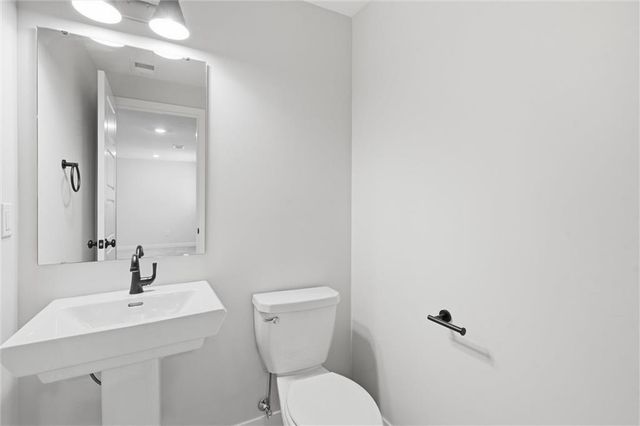 3727 SW Clayton Place, Lee's Summit, MO 64082