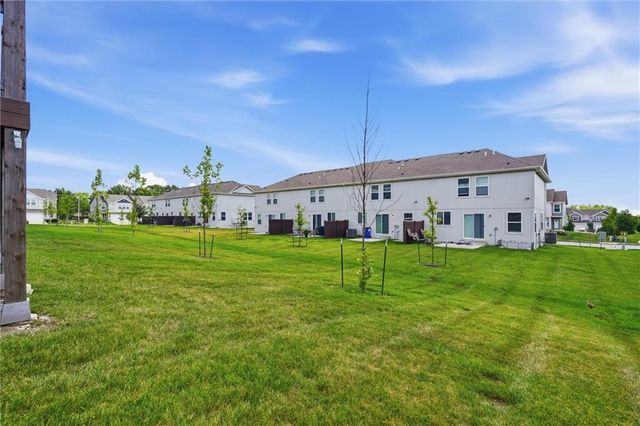 3727 SW Clayton Place, Lee's Summit, MO 64082