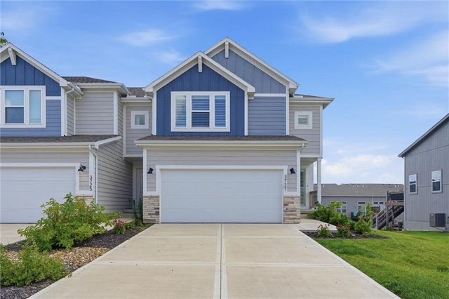 3727 SW Clayton Place, Lee's Summit, MO 64082