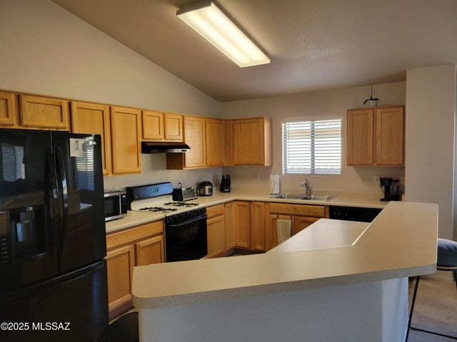 7395 S River Willow Drive, Tucson, AZ 85747