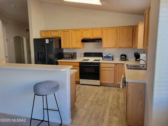 7395 S River Willow Drive, Tucson, AZ 85747