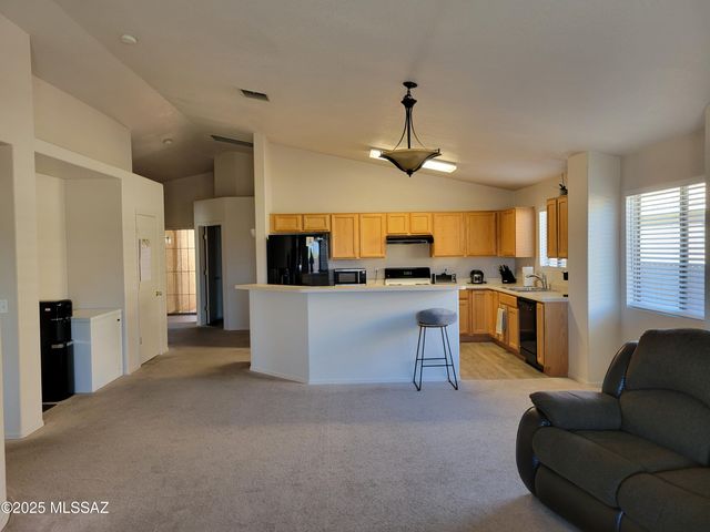 7395 S River Willow Drive, Tucson, AZ 85747