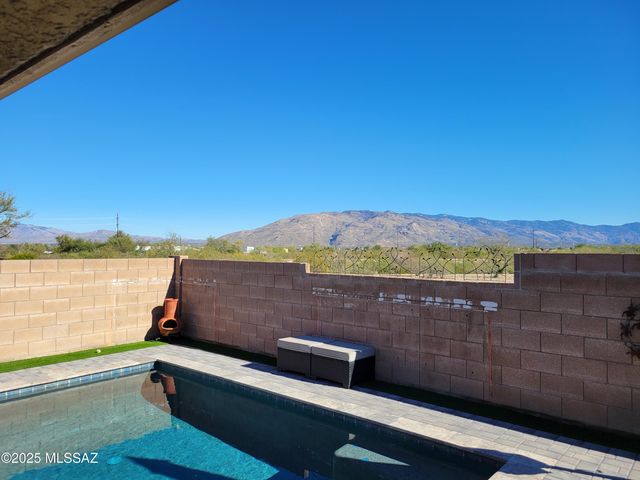 7395 S River Willow Drive, Tucson, AZ 85747