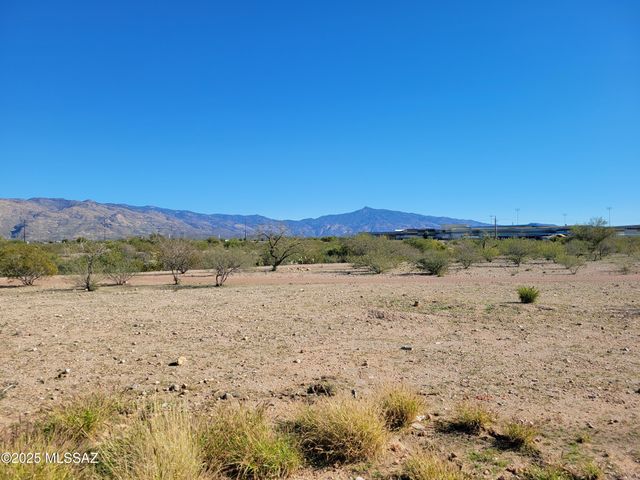 7395 S River Willow Drive, Tucson, AZ 85747