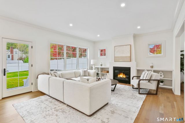 15 Barton Road, Fairfield, CT 06824