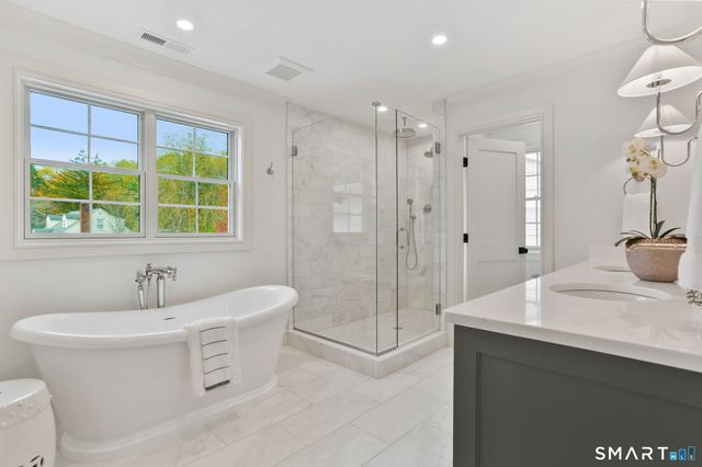 15 Barton Road, Fairfield, CT 06824