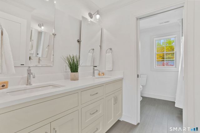 15 Barton Road, Fairfield, CT 06824