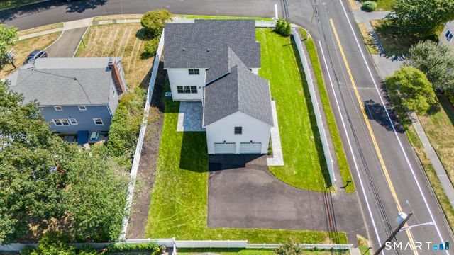 15 Barton Road, Fairfield, CT 06824