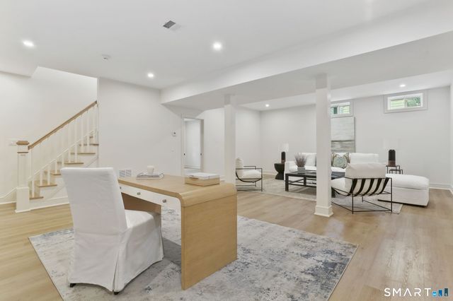 15 Barton Road, Fairfield, CT 06824