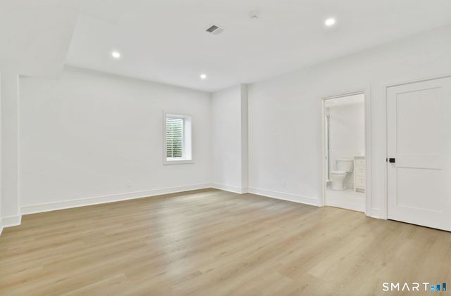 15 Barton Road, Fairfield, CT 06824