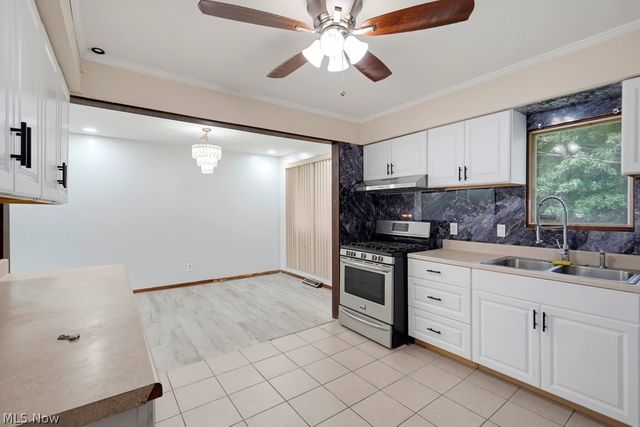 2207 Oaklawn Drive, Parma, OH 44134