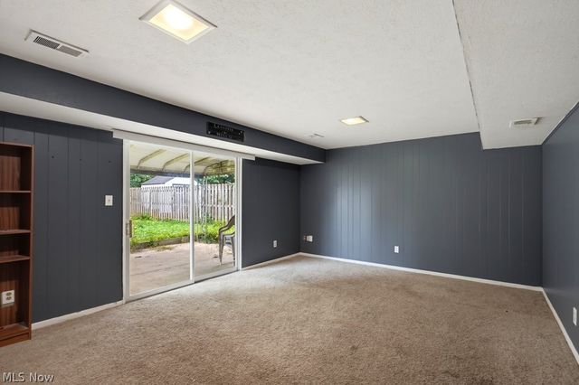 2207 Oaklawn Drive, Parma, OH 44134