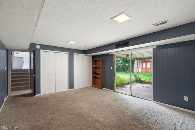 2207 Oaklawn Drive, Parma, OH 44134