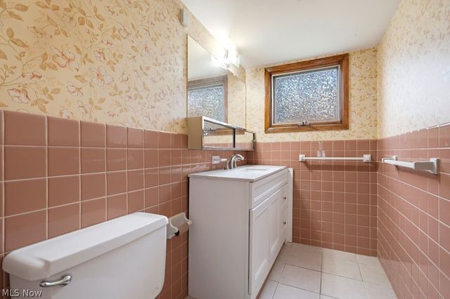 2207 Oaklawn Drive, Parma, OH 44134