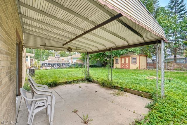 2207 Oaklawn Drive, Parma, OH 44134