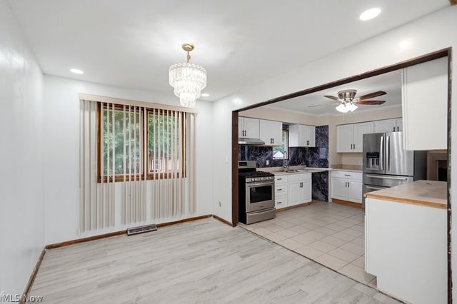 2207 Oaklawn Drive, Parma, OH 44134