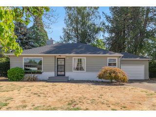 2033 LAUREL St, Forest Grove, OR 97116