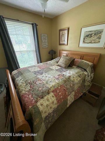 3910 Kirby Ln, Jeffersontown, KY 40299
