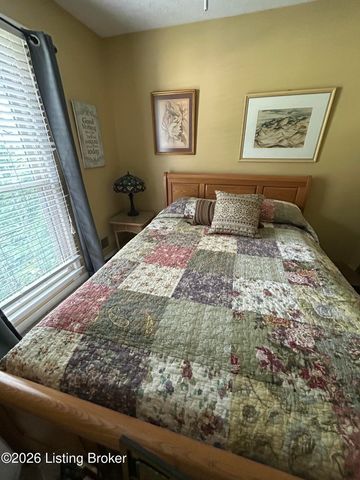 3910 Kirby Ln, Jeffersontown, KY 40299