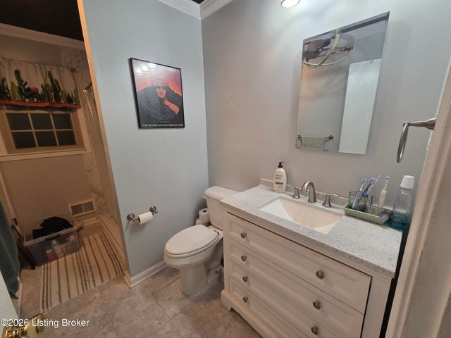 3910 Kirby Ln, Jeffersontown, KY 40299