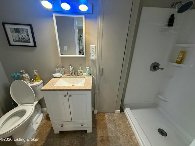 3910 Kirby Ln, Jeffersontown, KY 40299