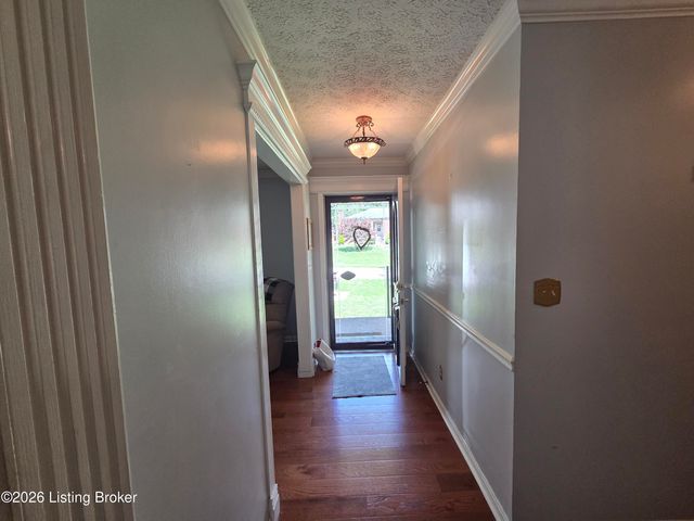 3910 Kirby Ln, Jeffersontown, KY 40299